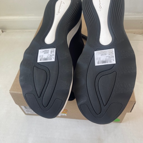 Clarks Cloudsteppers Size 10 Sneaker Circuit Tie Black Knit Womens  NIB - Picture 6 of 7